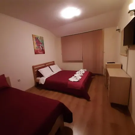 Cedar 3/4 Paradise Hotel