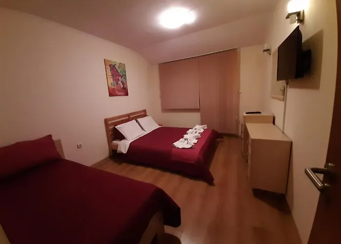 Cedar 3/4 Paradise Hotel